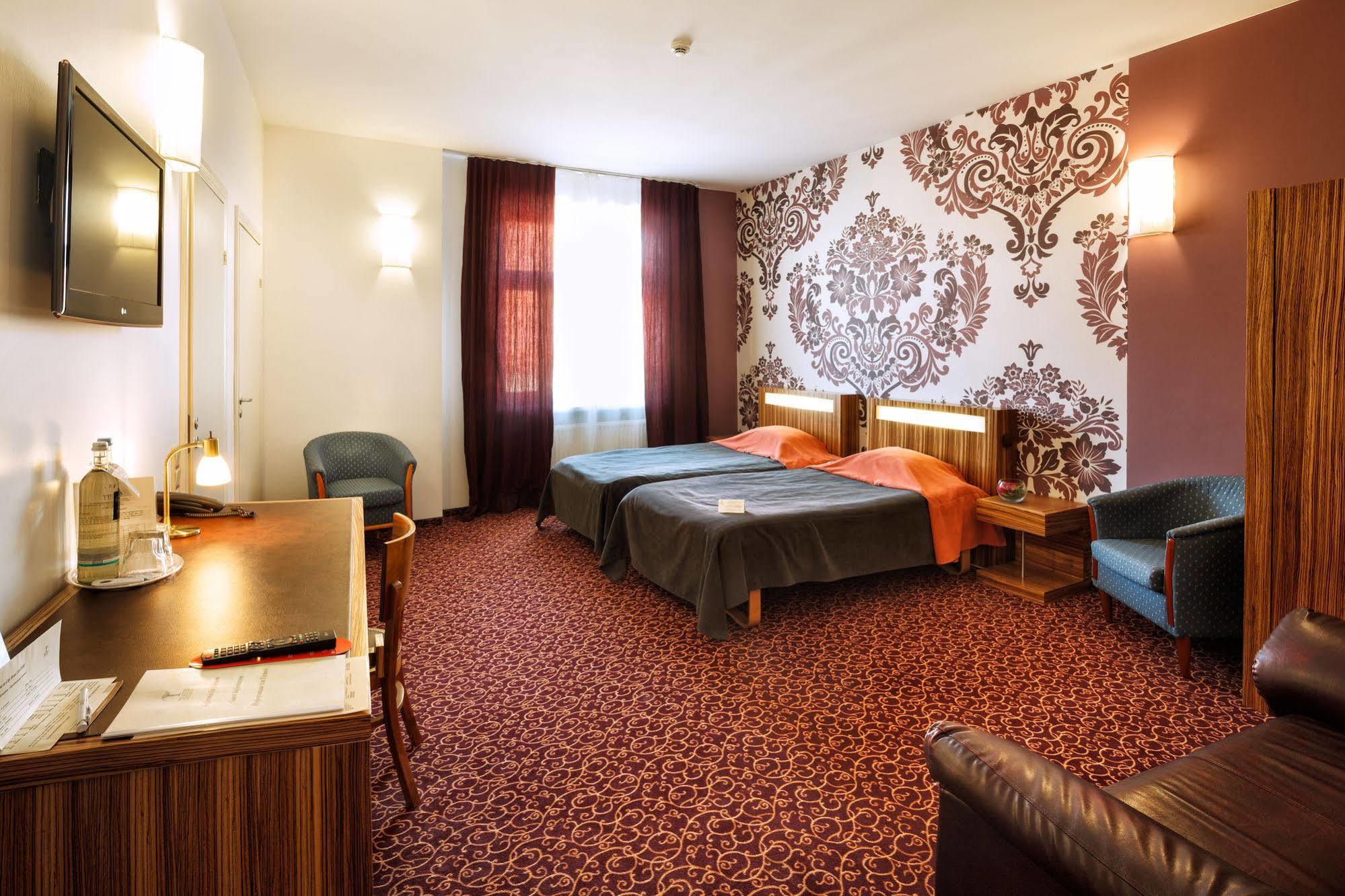 Teater Viesnīca 4*